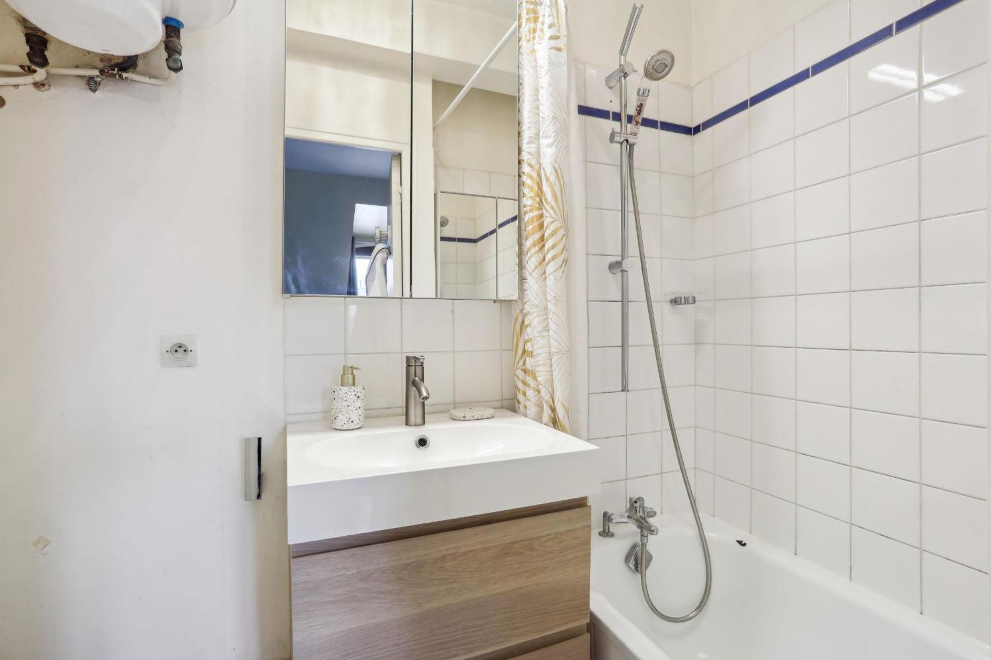 Eiffel Tower & Faubourg - 1Br - Cityapartmentstay Paris Exteriör bild
