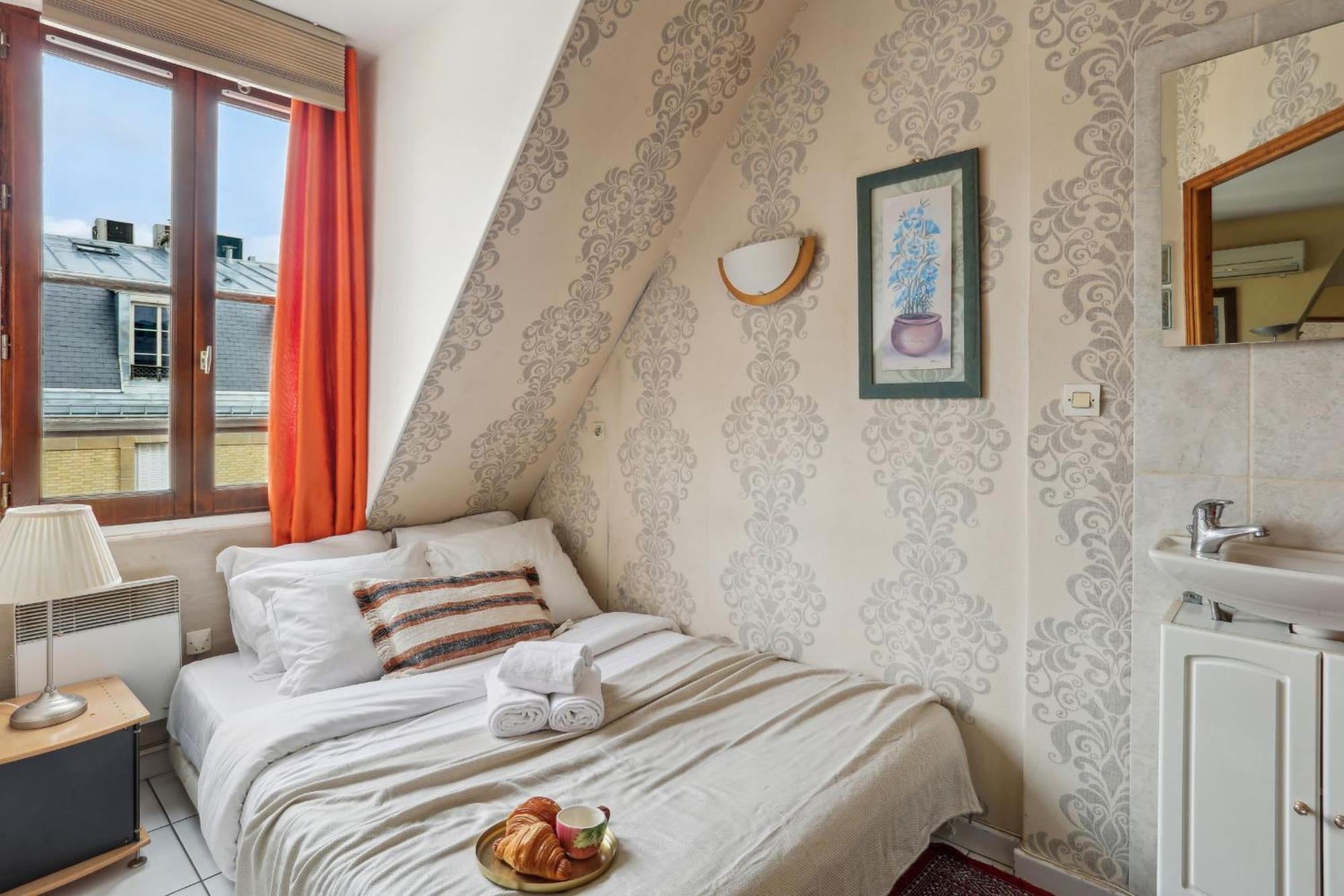 Eiffel Tower & Faubourg - 1Br - Cityapartmentstay Paris Exteriör bild