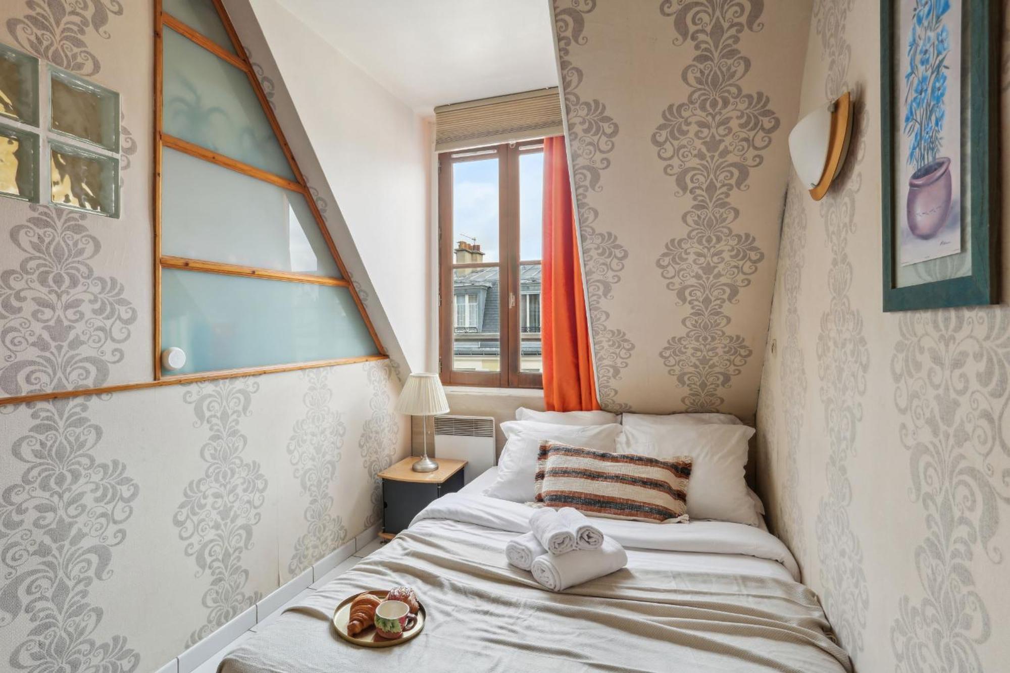 Eiffel Tower & Faubourg - 1Br - Cityapartmentstay Paris Exteriör bild